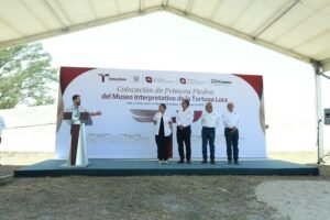 Coloca Américo primera piedra del Museo Interpretativo de la Tortuga Lora en Soto la Marina