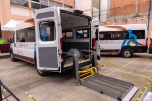 Recibe DIF Tamaulipas tres vehículos adaptados para fortalecer atención a personas con discapacidad