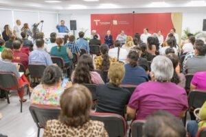 Reconoce SET derechos laborales con entrega de 44 nombramientos a trabajadores de la educación